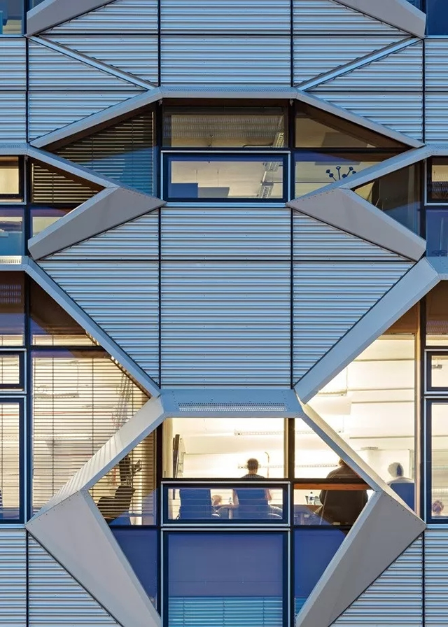 640.webp (15).jpg 640.webp (15).jpg