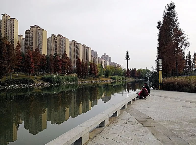 襄阳市东津新区浩然河景观带景观绿化项目 | 泛华集团