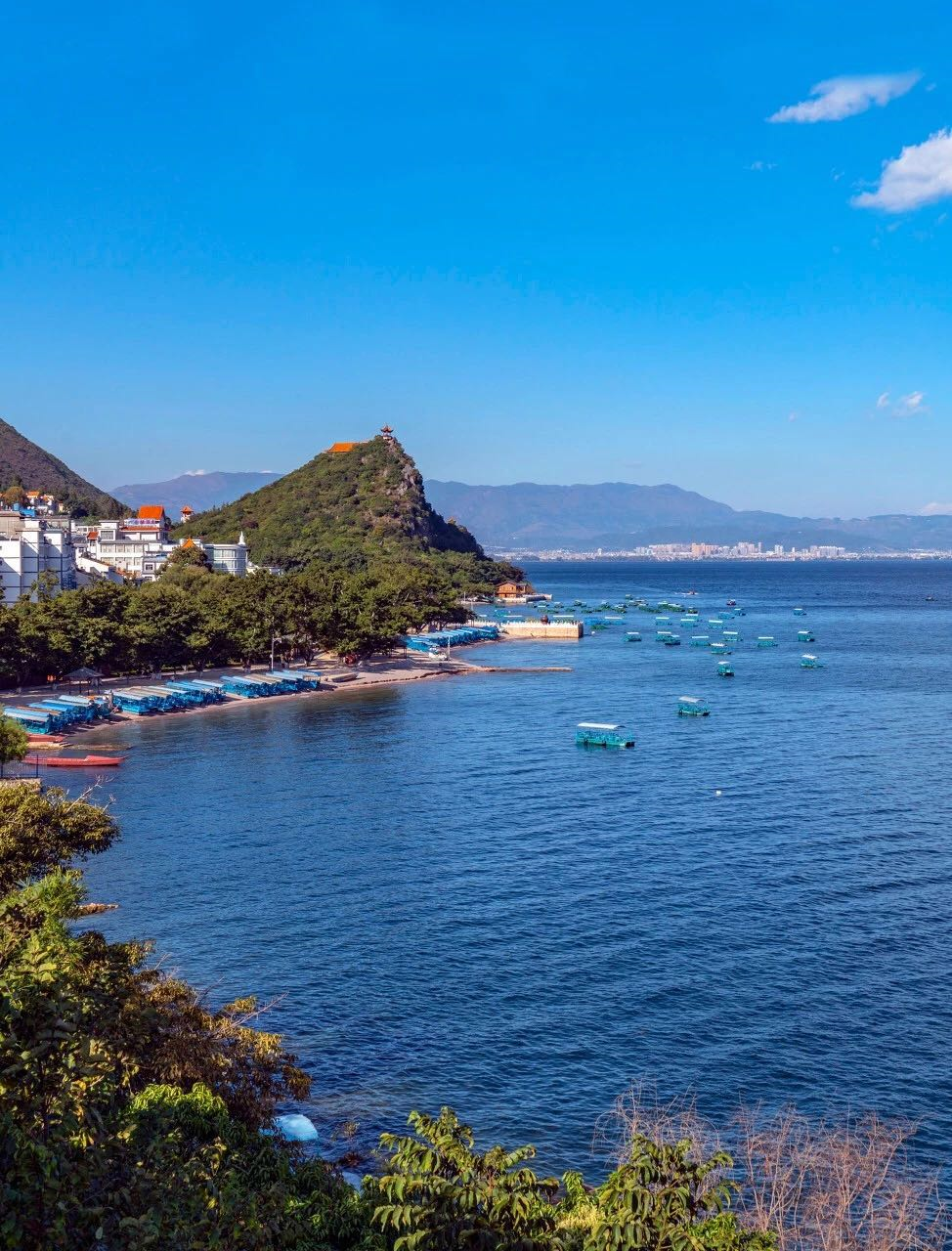龙湖"史诗级"全新文旅项目——抚仙湖星空小镇是如何打造的?