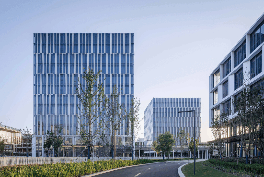 上海漕河泾科技绿洲四期 | gmp建筑师事务所 - 景观网